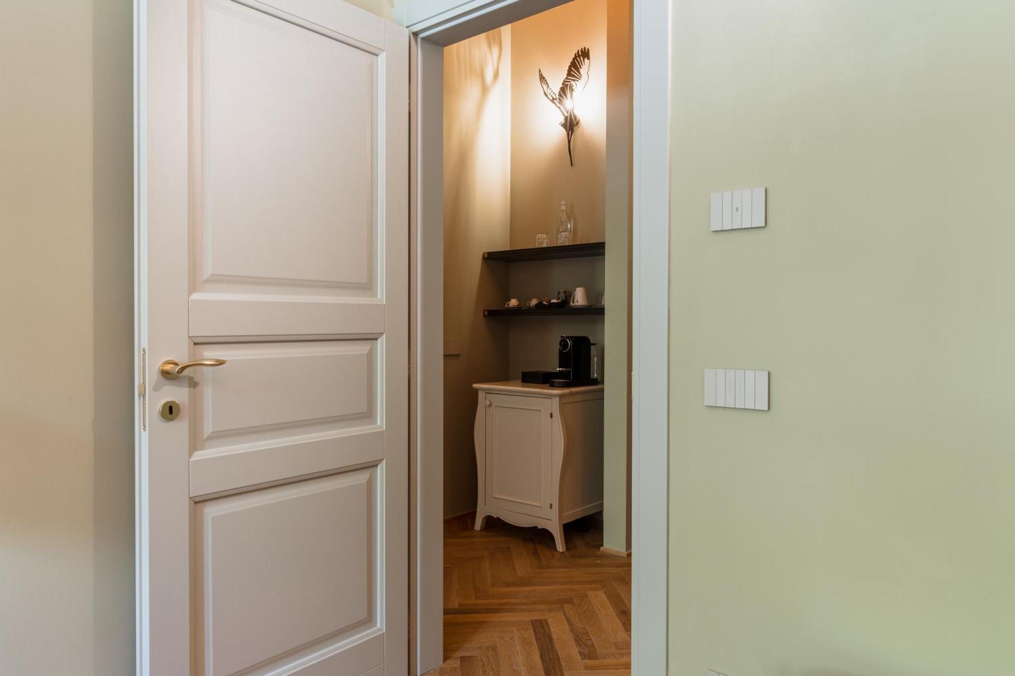 Pavillon Suite & Apartments ペスキエーラ・デル・ガルダ エクステリア 写真