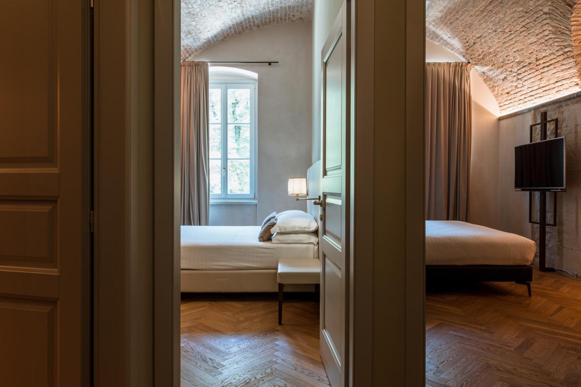Pavillon Suite & Apartments ペスキエーラ・デル・ガルダ エクステリア 写真
